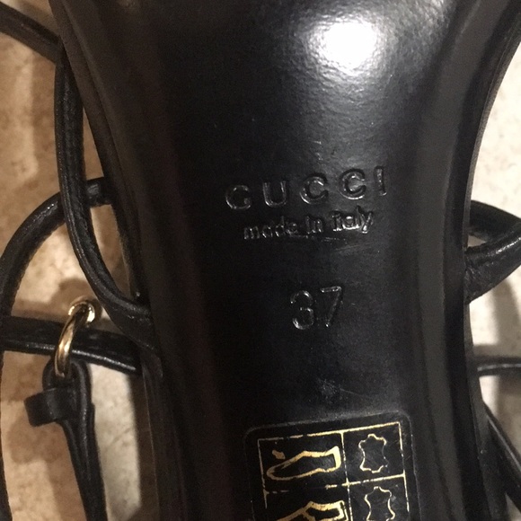 $899 vintage Gucci logo sandals size 37 - Picture 6 of 9
